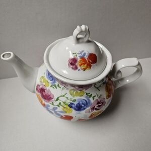 Watercolor Floral Ceramic Teapot‎
